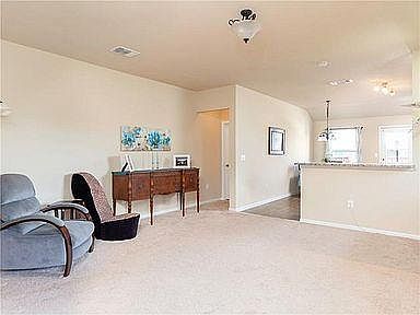 4th image of 612 Silver Wing Dr