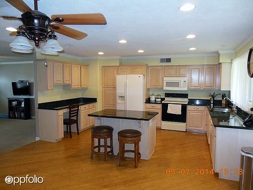 4th image of 2347 E Harmony Ave