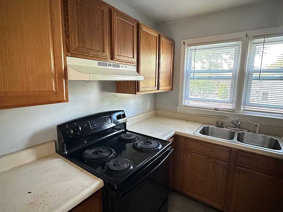 1st image of 236 Fairfax St #1