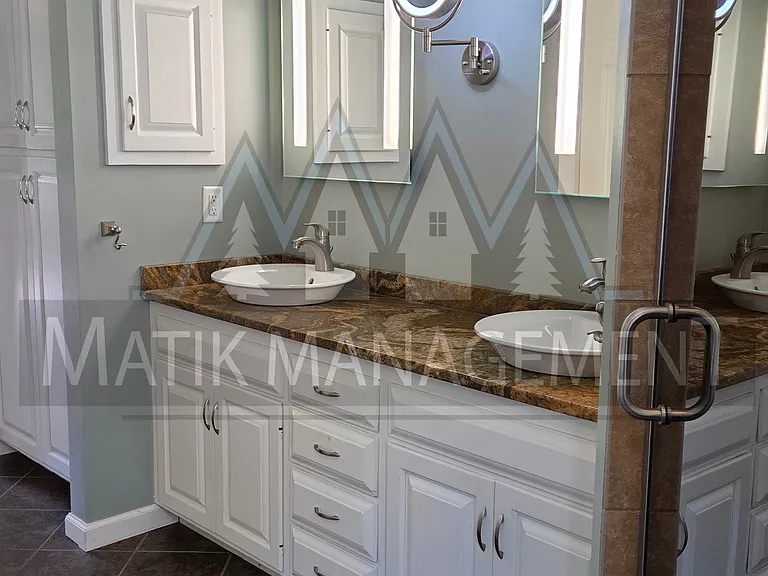 1420 Ridge Cliff Ln NE — Photo 34