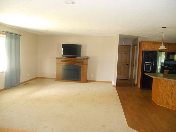 4th image of 107 J St