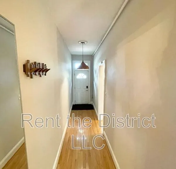 525 5th St NE — Photo 7