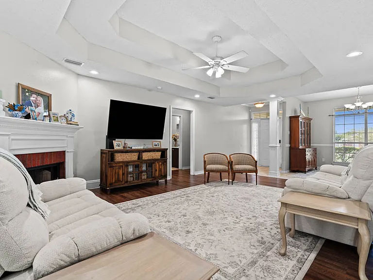 9939 Dreamway Dr — Photo 3