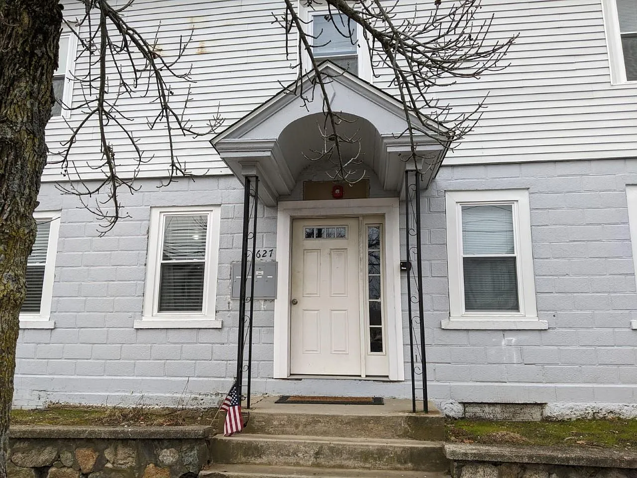 2 bed, 950 sqft, $2,100 — Photo 2