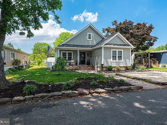 2nd image of 33499 Aster St