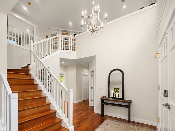 5th image of 3516 224th Avenue NE