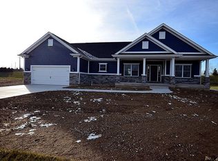 962 Foxtail Cir, Tipp City, OH 45371