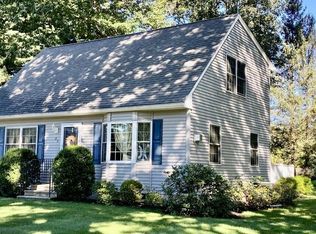 65 Shannon Ln, Westfield, MA 01085