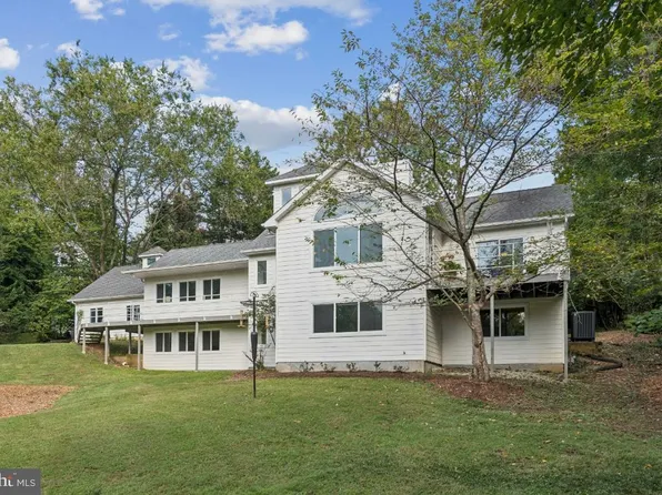 2102 South Rd, Baltimore, MD 21209