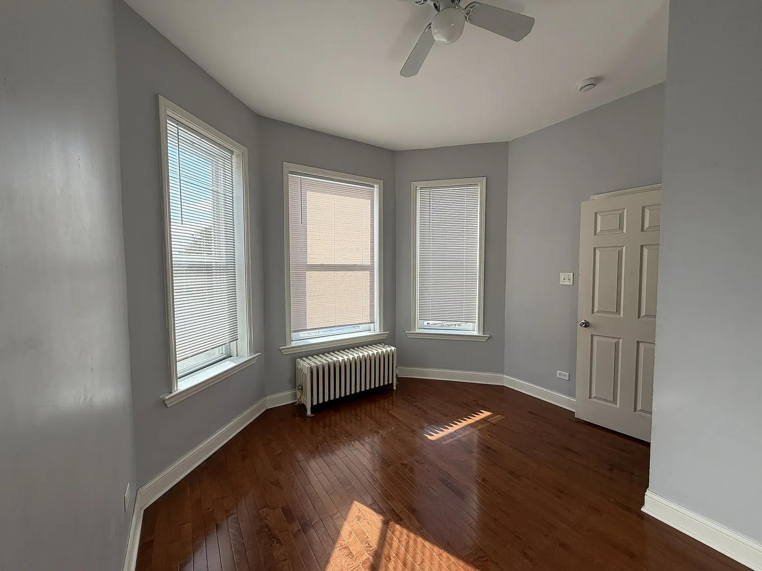 7817 South South Shore Drive - 2S — Photo 4