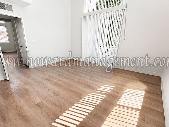 4th image of 2355 S Bentley Ave APT 201
