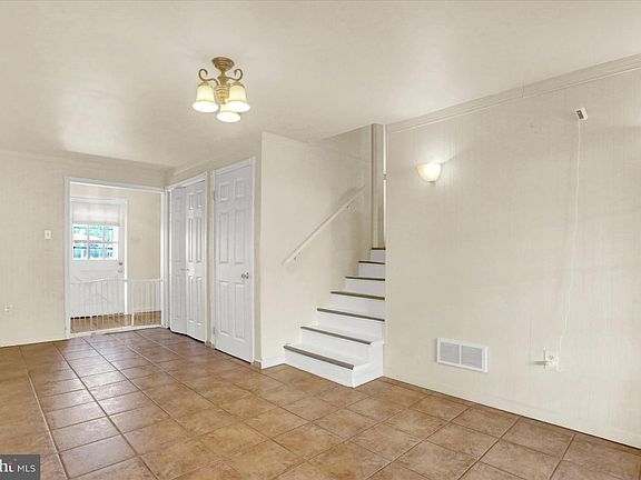3rd image of 326 R St
