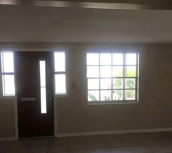 4050 Chesswood Dr — Photo 6