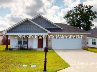 125 Longleaf Ln, Enterprise, AL 36330