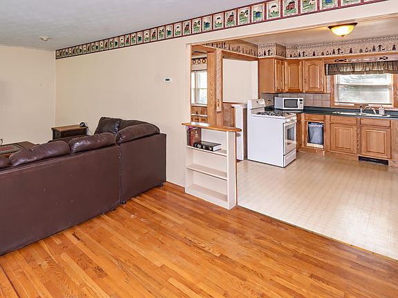 4th image of 362 Brownway