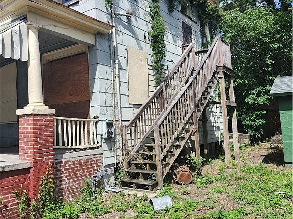 2nd image of 2120 Harden Street