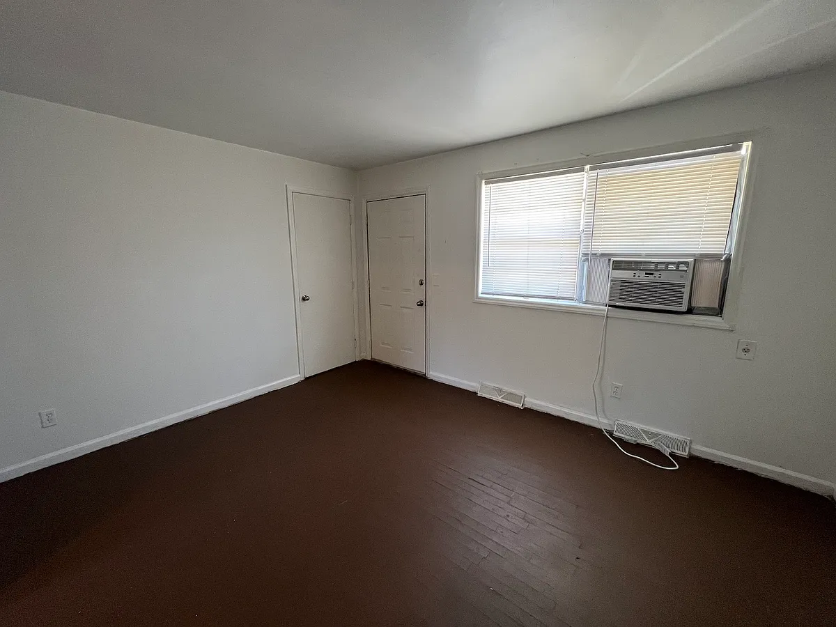 Building Photo - 704 Glover St #C