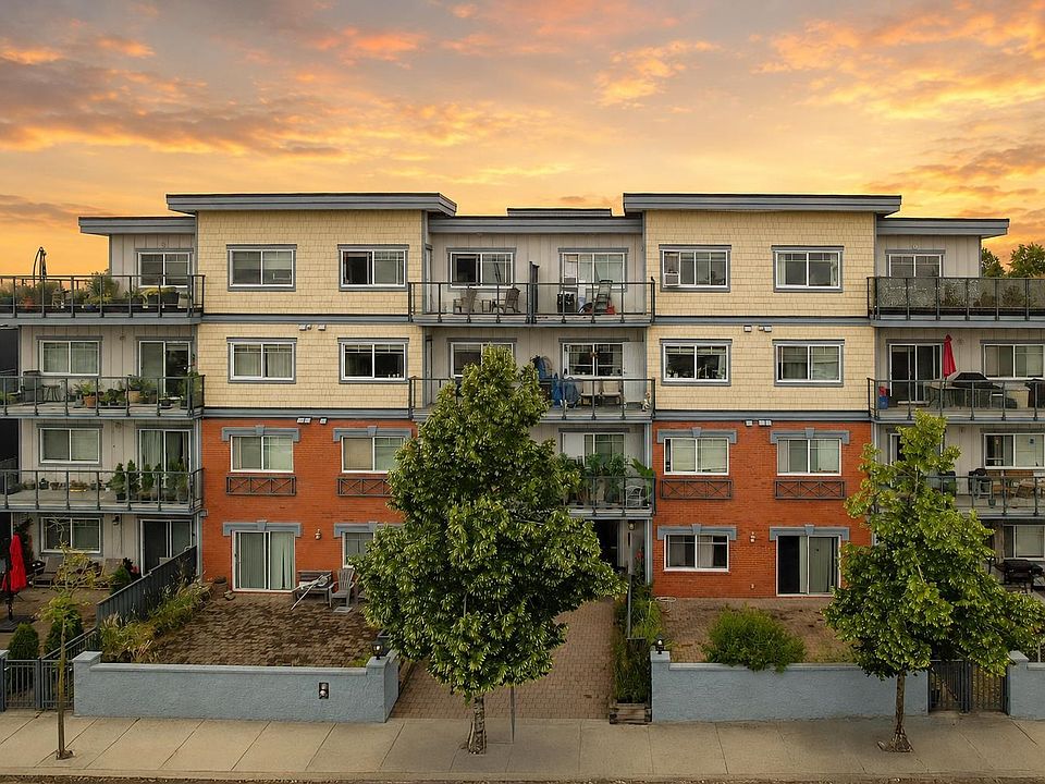 1st image of 22363 Selkirk Ave #401