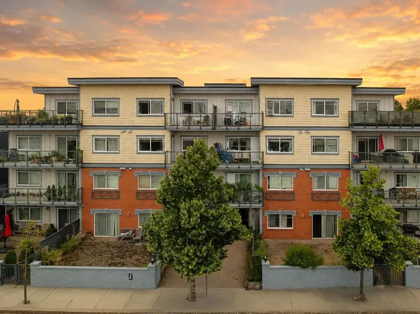 22363 Selkirk Ave #401, Maple Ridge, BC V2X 2X6