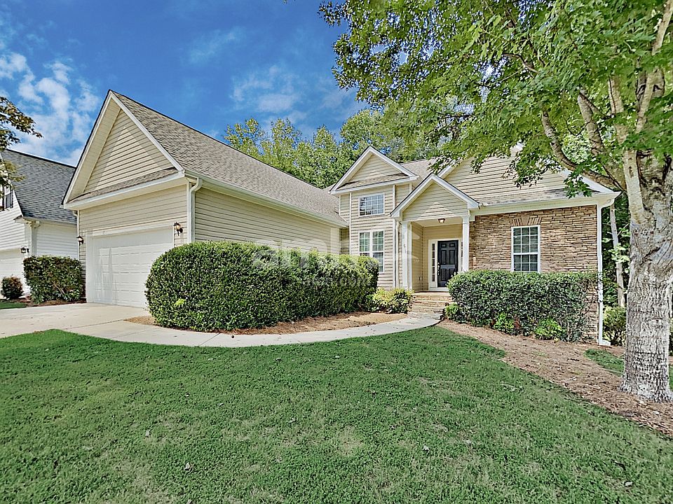 1st image of 77 Bedford Park Dr