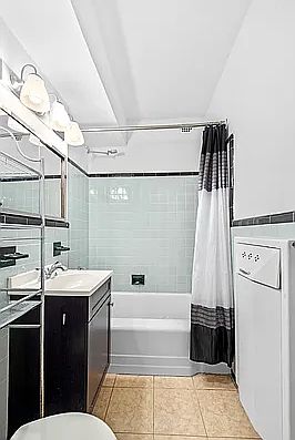 3rd image of 310 E 49th St APT 5F