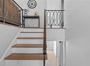 6 E Ricky Ln, Poughkeepsie, NY 12601