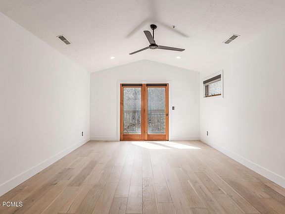 4th image of 1967 Paddington Dr #11