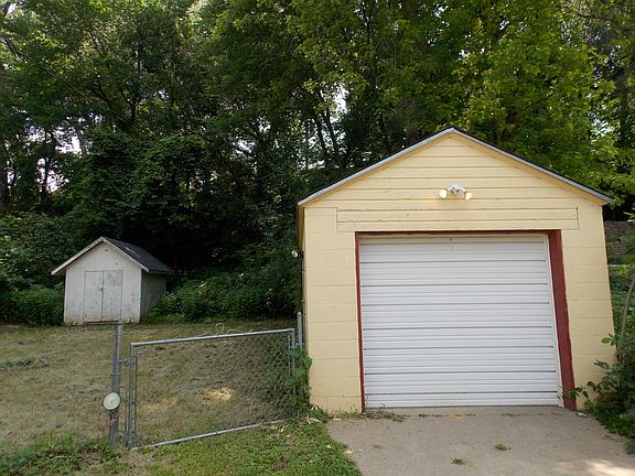 3rd image of 3218 Grandview Blvd