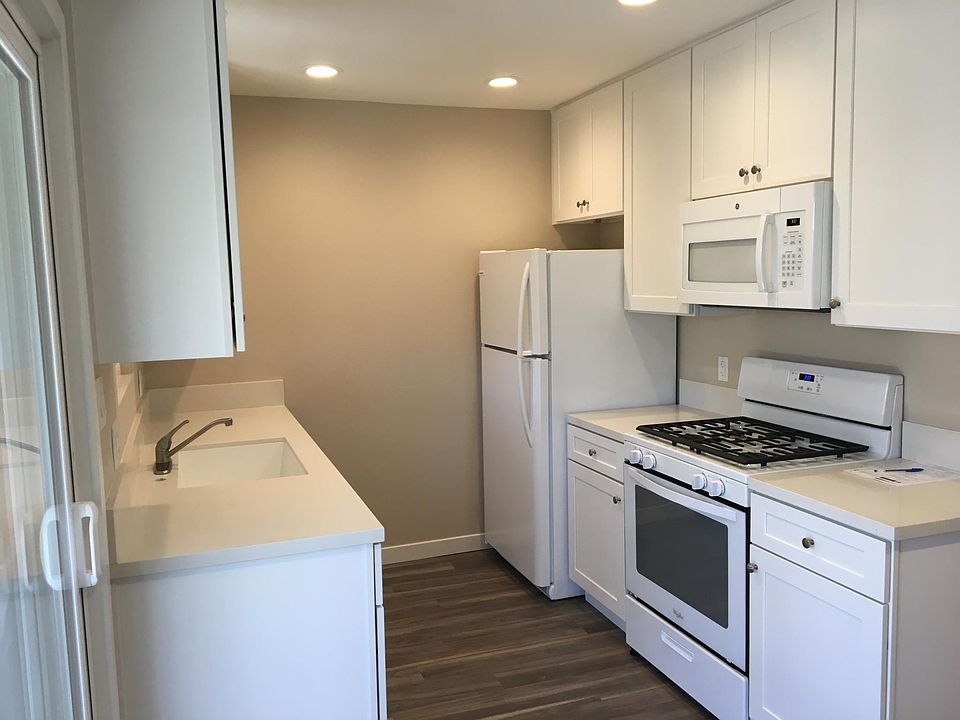 1st image of 306 S Arcade Dr