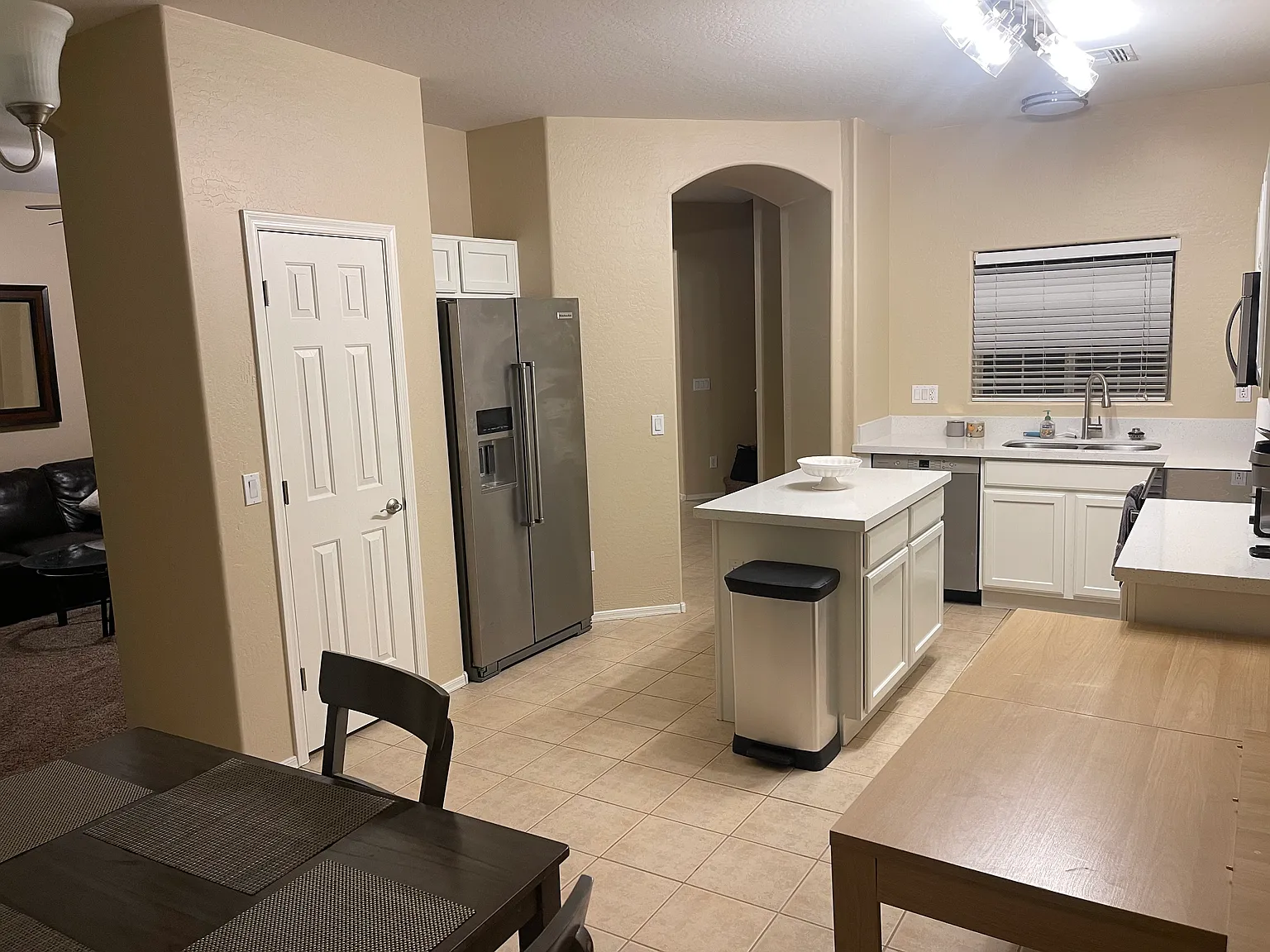 3 bed, 2.5 bath, 1744 sqft, $2,900 — Photo 3