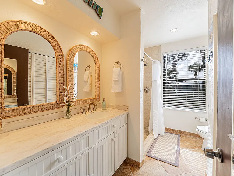 5372 Palmetto St — Photo 5