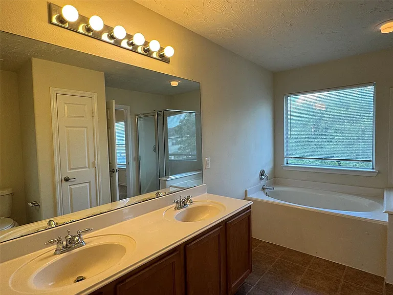 11515 Jacinth Ct — Photo 21