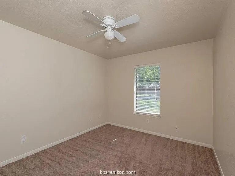 2515 Hickory Dr — Photo 9