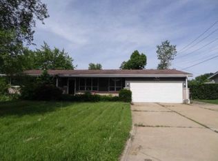 10701 Linnell Dr, Saint Louis, MO 63136