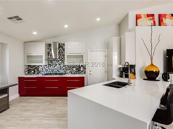 3rd image of 11026 Ampus Pl