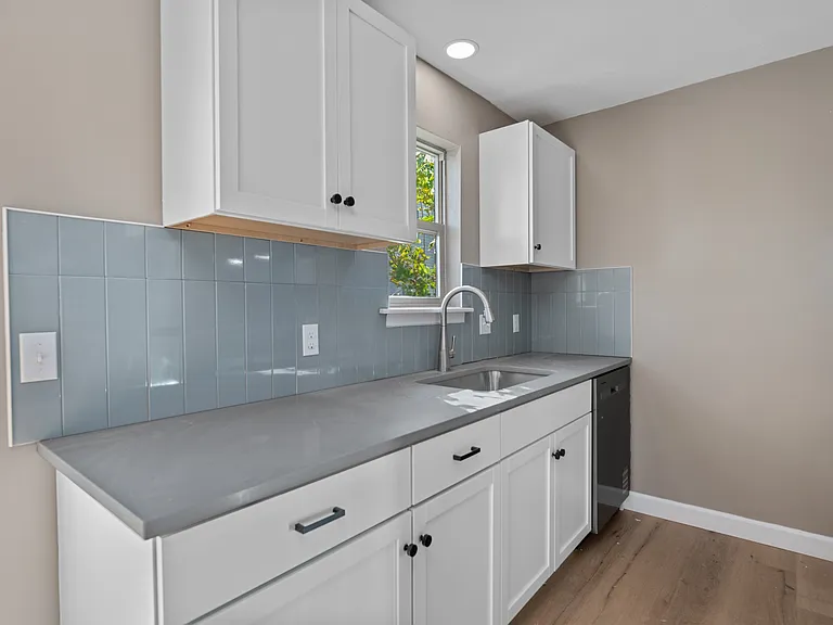139 N Brunswick St #A — Photo 8
