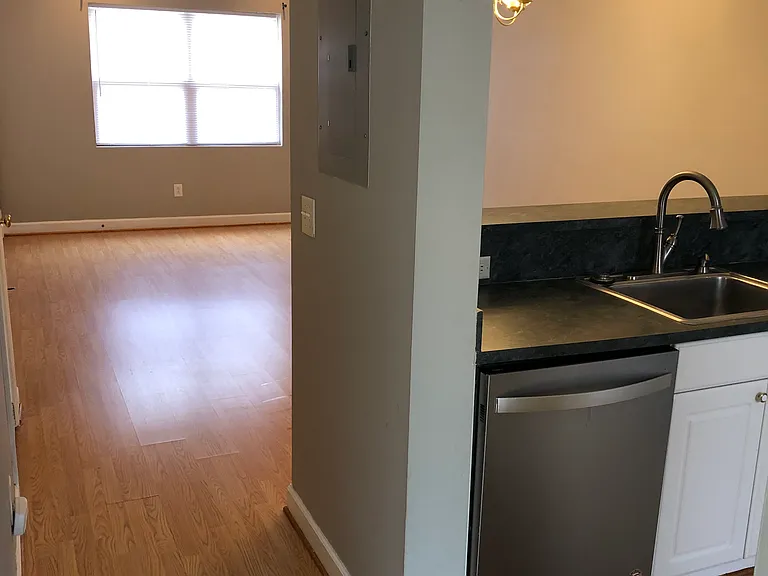 1508 Kenilworth Ave — Photo 3