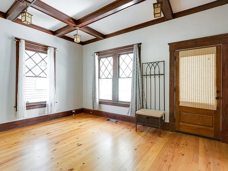 116 Warren St NE — Photo 12
