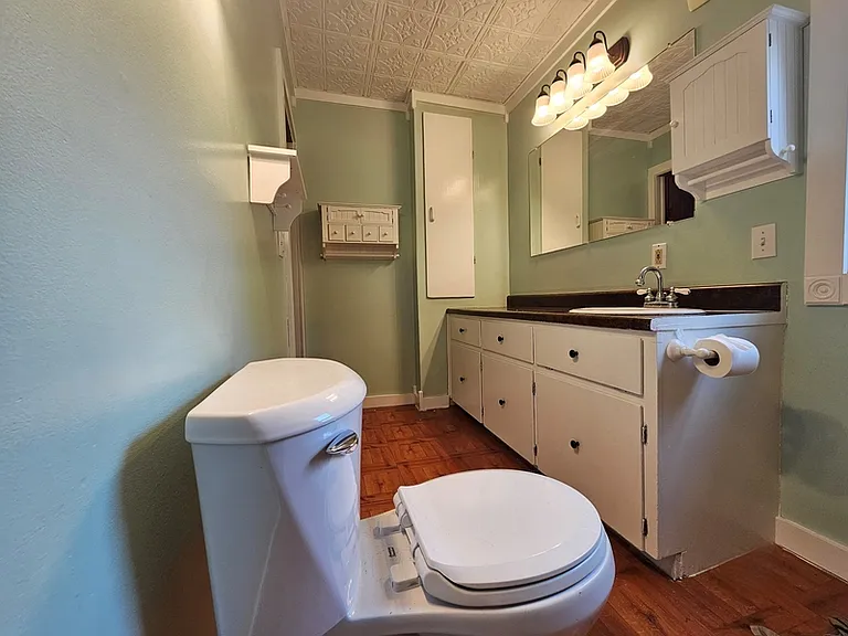 327 George St — Photo 20