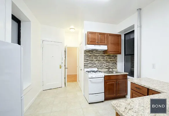 Rented by Bond New York | media 4