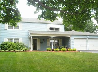 28 Tamarack Rd, Somerset, NJ 08873