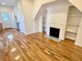 122 Chestnut St