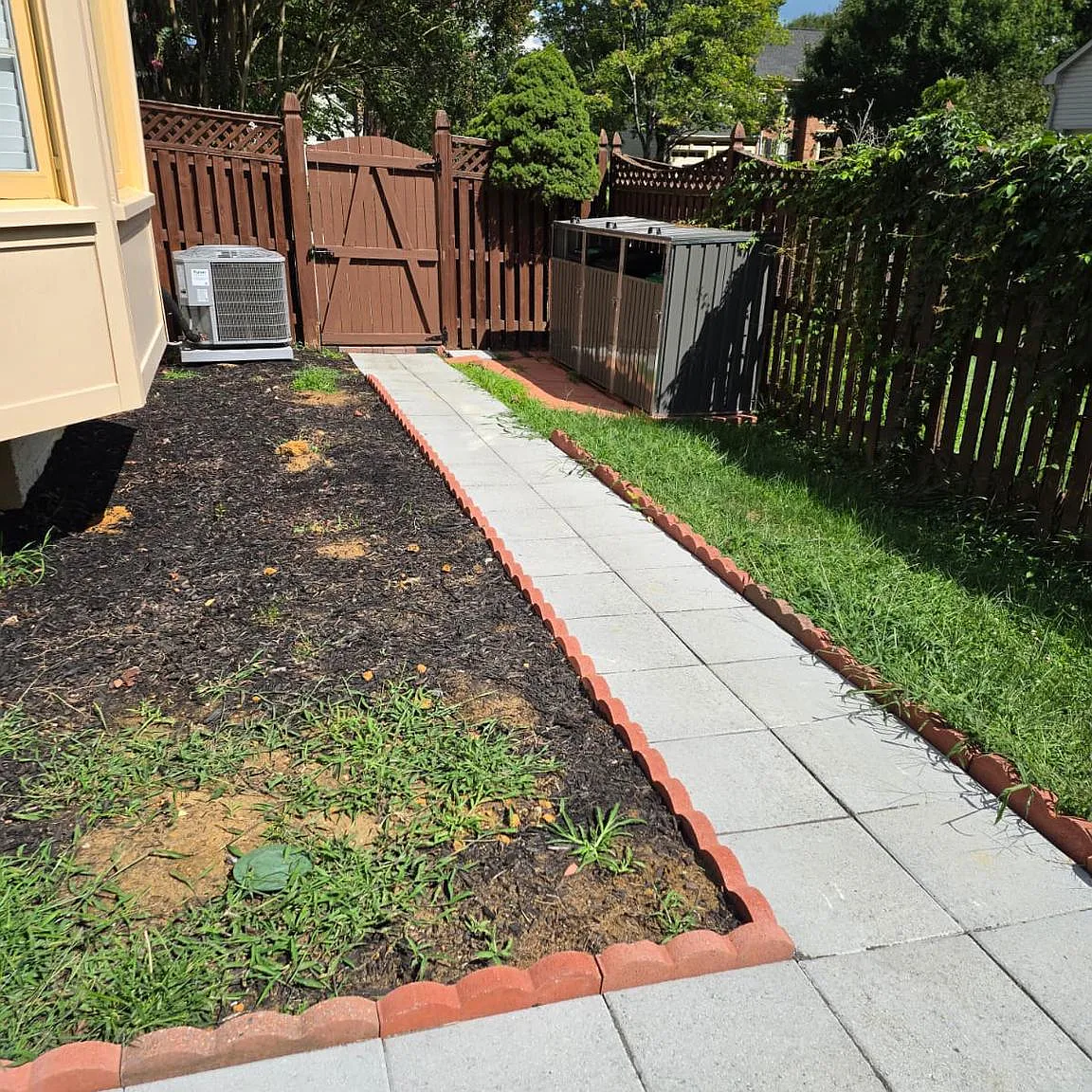 2 bed, 1.0 bath, 3688 sqft, $2,190 — Photo 3