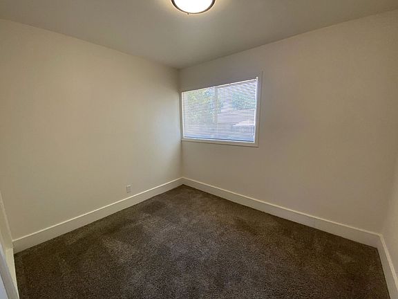 5th image of 757 NE Alameda Ave