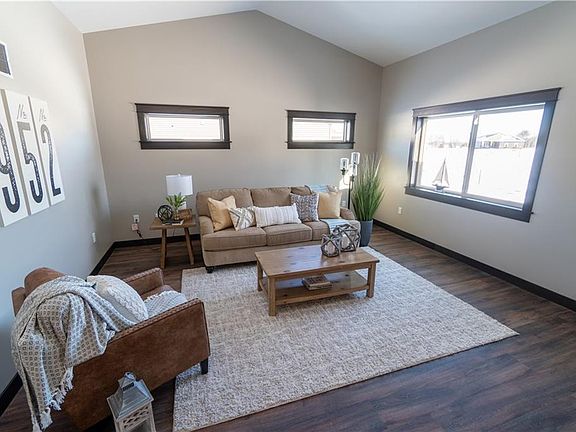 3rd image of 1255 Parkland Dr