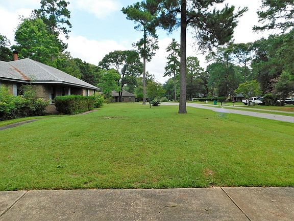 2nd image of 106 Dogwood Ln
