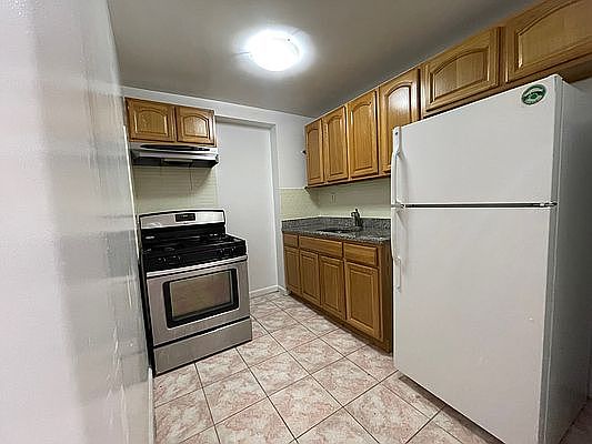 5th image of 466 Franklin Ave APT 2