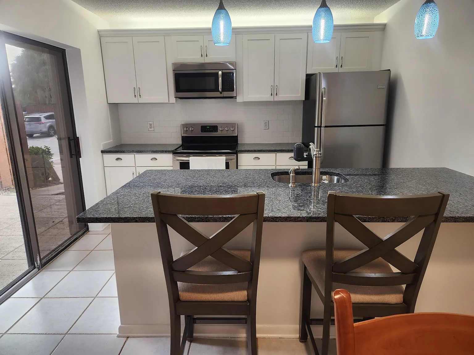 2 bed, 2.5 bath, 1236 sqft, $3,400 — Photo 3