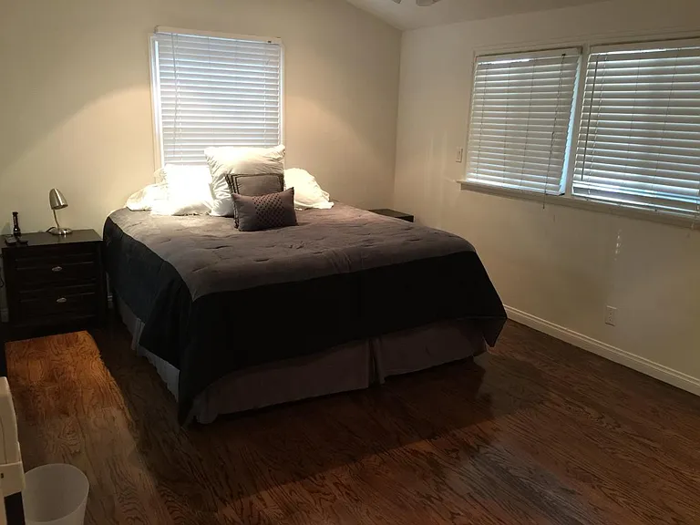 10420 Louise Ave — Photo 14