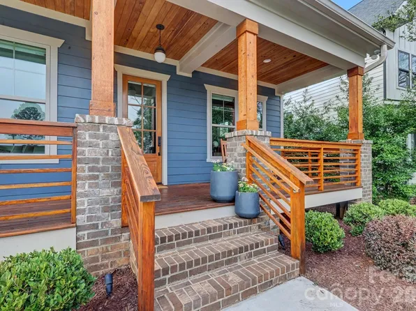 2852 Dorchester Pl, Charlotte, NC 28209